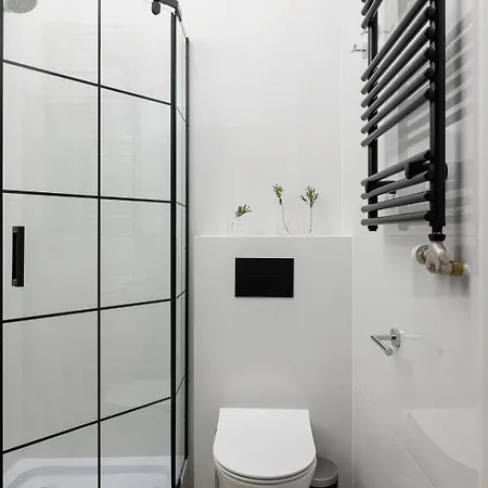 Bright Scandi Ap With Balcony - Old Town