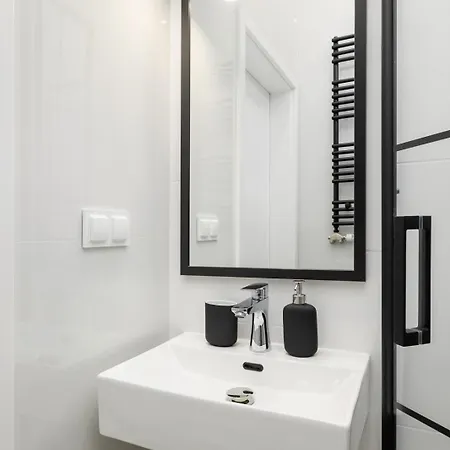 Bright Scandi Ap With Balcony - Old Town *