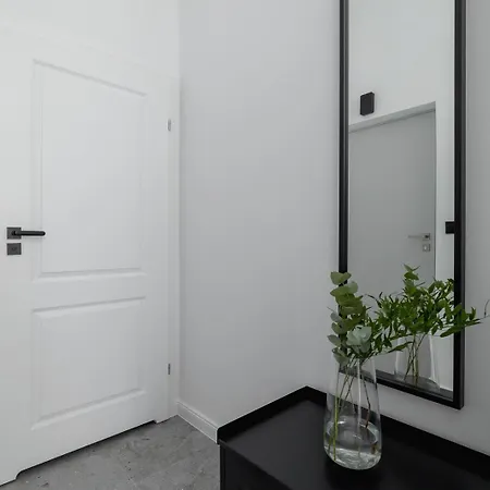 Bright Scandi Ap With Balcony - Old Town * كراكوفيا