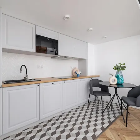 Bright Scandi Ap With Balcony - Old Town شقة *