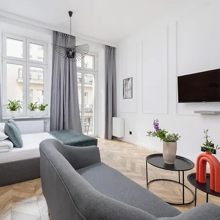 Bright Scandi Ap With Balcony - Old Town كراكوفيا